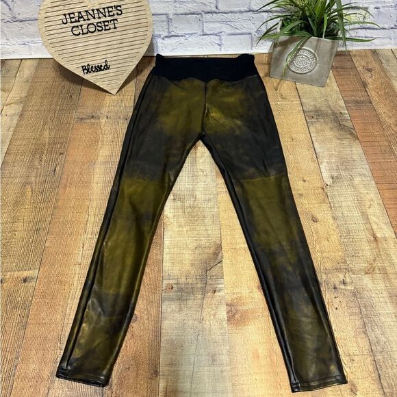Assets by Spanx Black and Gold Faux Leather Leggings Size Medium - Picture 3 of 9